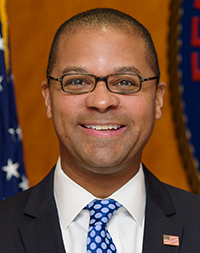 Commissioner Geoffrey Starks: click for press photo